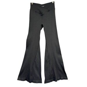 Gray Ribbed Flare Leg Yoga Pants M V-Waist Comfy High Waist Stretchy Active wear